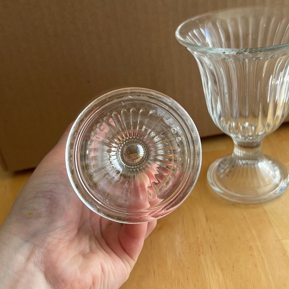 Vintage Glass Ice Cream Dishes (2) - Picture 3 of 3